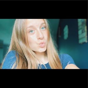 Meet your Posher, Ava